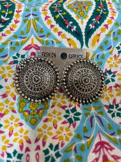 (Category: ) located in . Submitted by prettytrinkets27 (Listing ID 1120802828, Image 1). Description: .