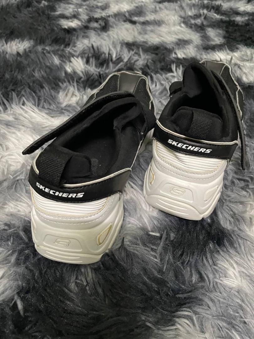 Skechers d'lite deals chunky trainers