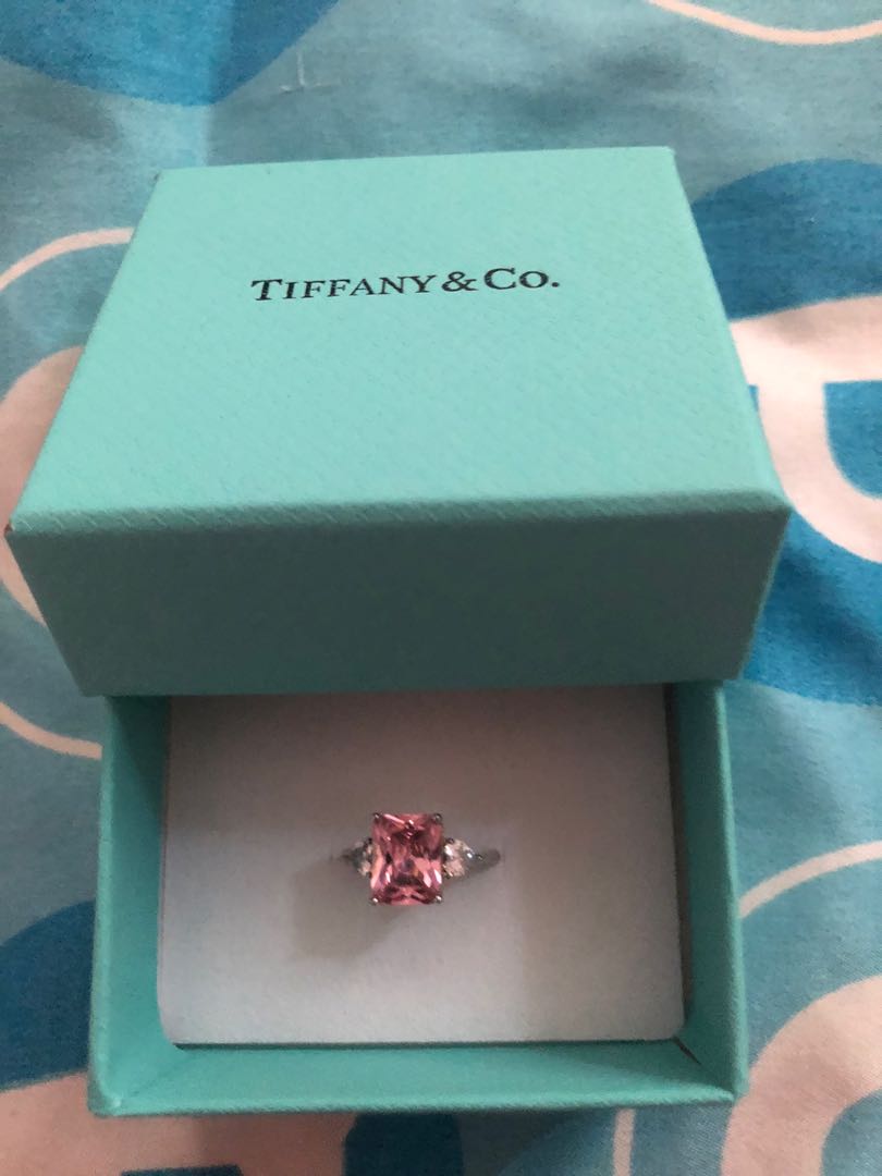 radioactiviteit Elektricien Draai vast Tiffany and Co pink diamond ring, Luxury, Accessories on Carousell