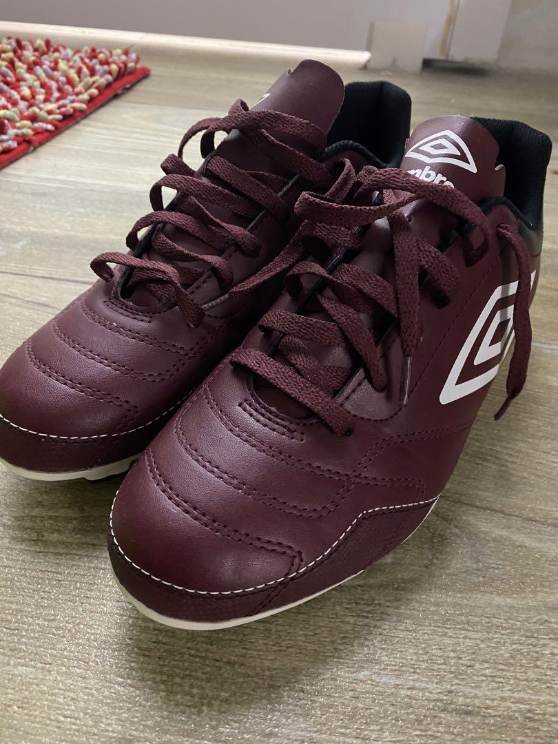 Umbro classico best sale football boots