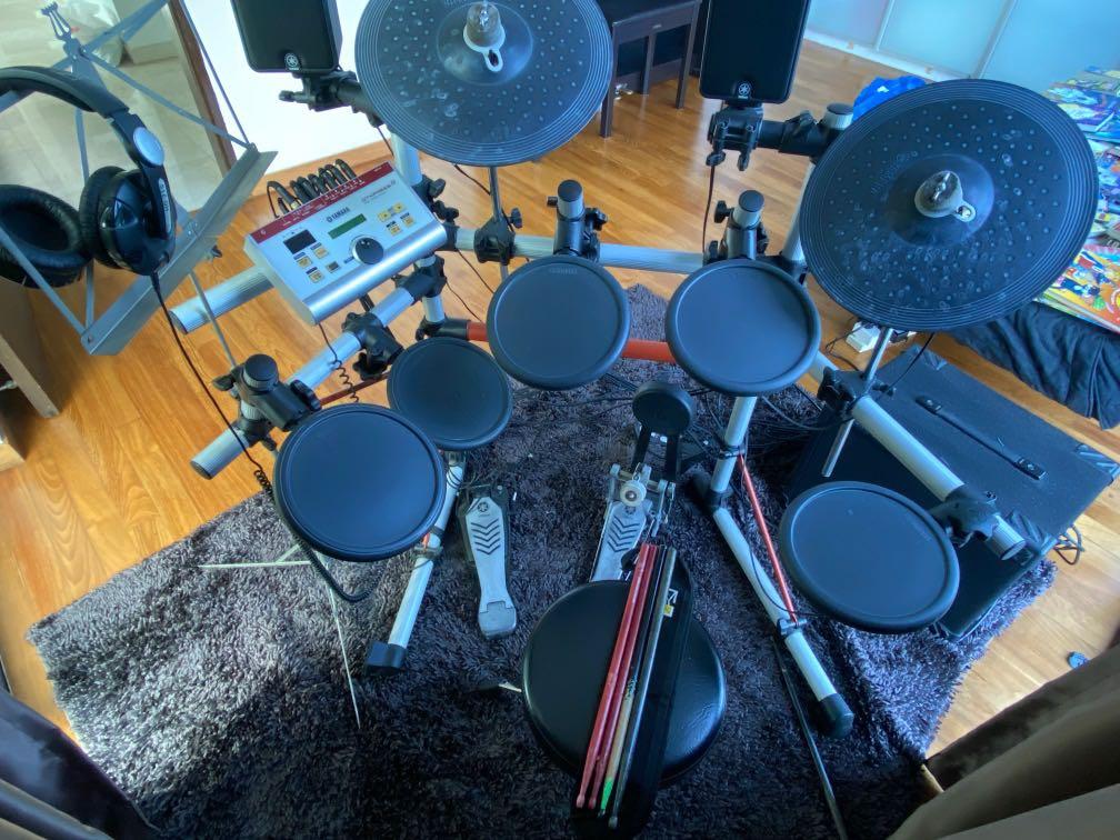 Yamaha Electronic Drum Set + Speaker + Woofers + stool, Hobbies & Toys