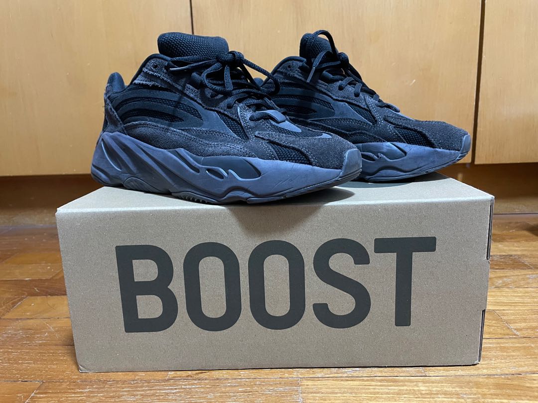 Yeezy Boost 700 Vanta, Men's Fashion, Footwear, Sneakers on Carousell