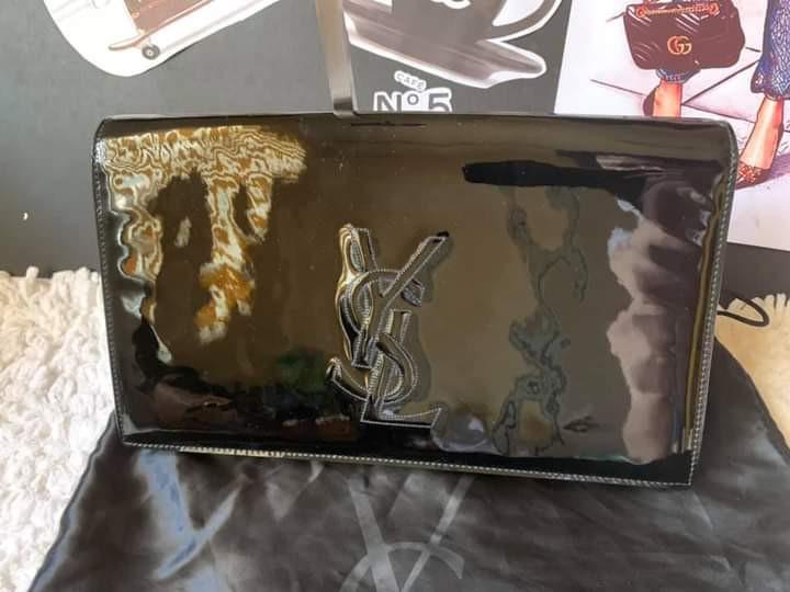 YSL Bag (Category: Luxury Bags & Wallets) located in Manila. Submitted by bagislifeshop (Listing ID 1120949221, Image 1). Description: 9/10 condition.