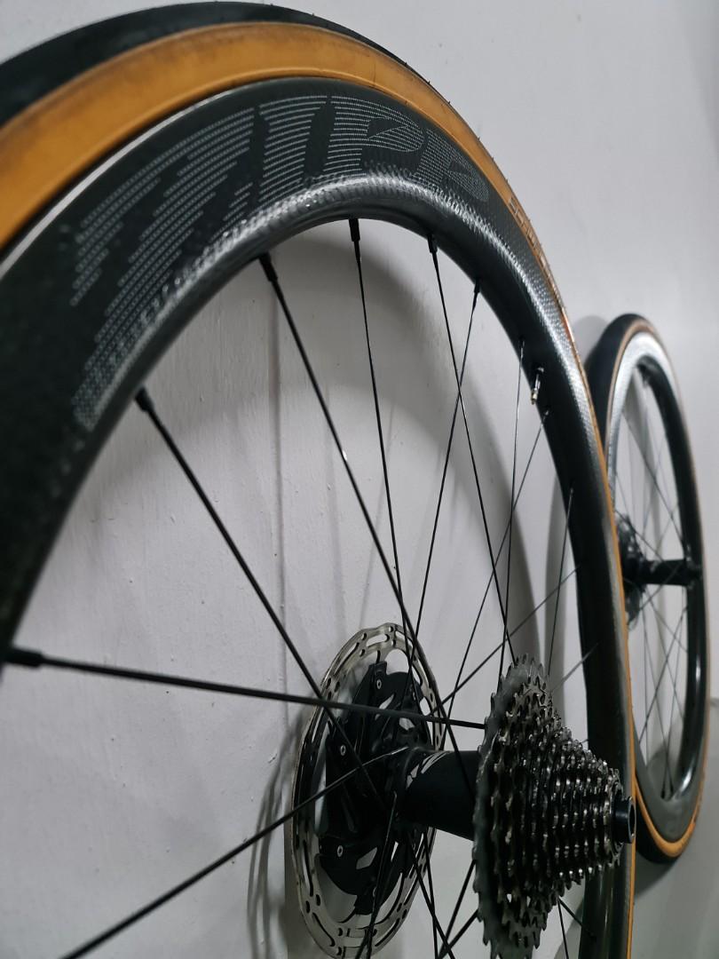 Zipp 303 NSW Disc Tubeless Carbon Wheelset, Sports Equipment, Bicycles