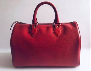 (Category: ) located in . Submitted by chloe_luxuries (Listing ID 1121026161, Image 1). Description: .