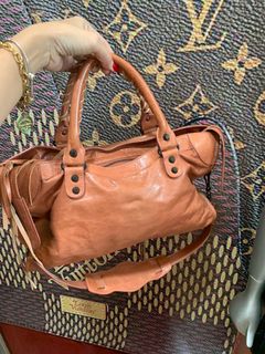 (Category: ) located in . Submitted by lanniemercado20 (Listing ID 1121024550, Image 1). Description: .
