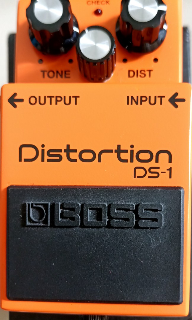 BOSS DS1 DISTORTION GUITAR PEDAL, Hobbies & Toys, Music & Media, Music