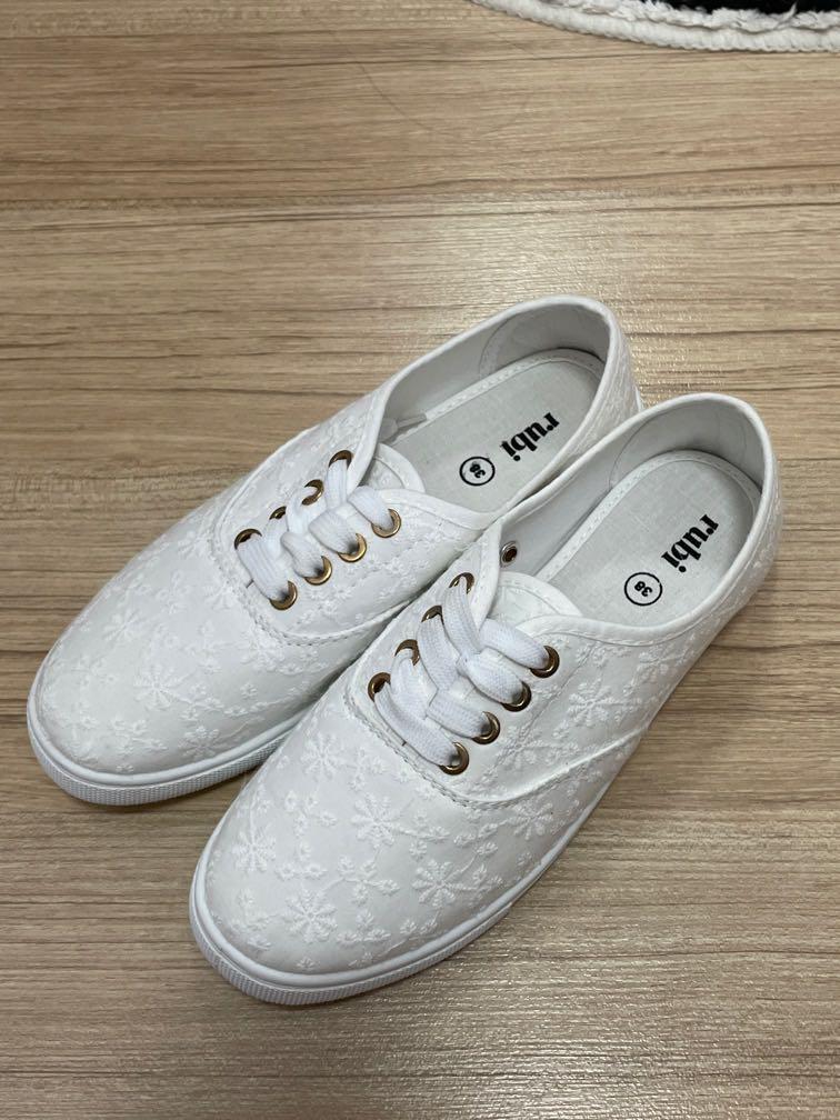 White sale floral shoes