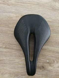 Carbon Saddle