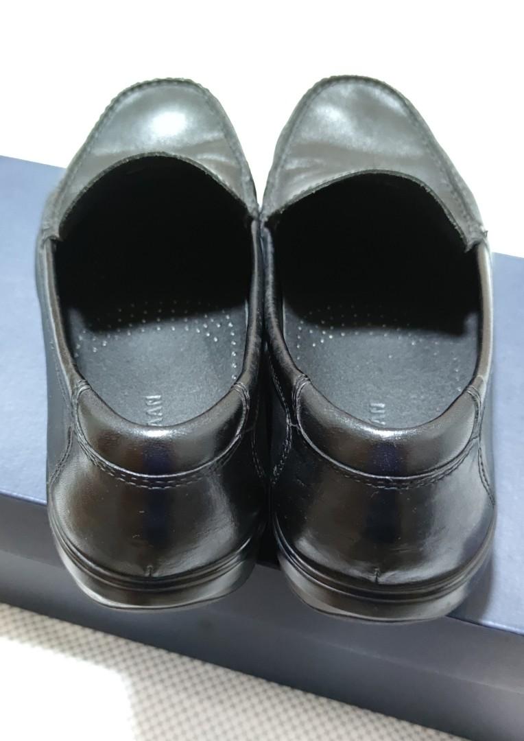 cole haan wholecut black