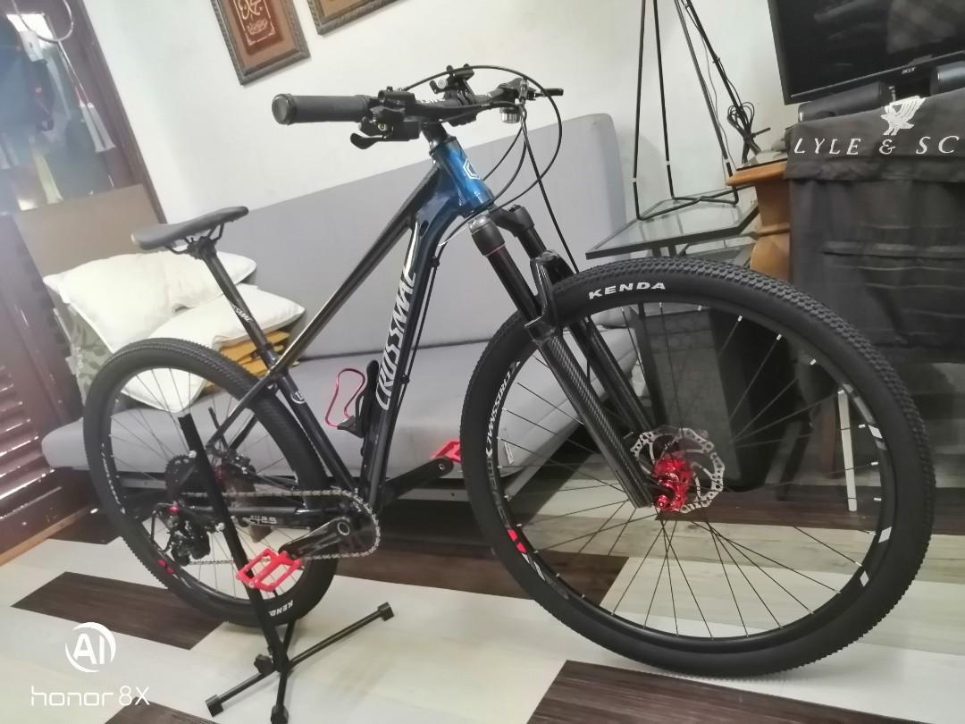 Crossmac Impact 2.5 MTB (Category: Bicycles) located in Kuala Lumpur. Submitted by huzzlee82 (Listing ID 1121129721, Image 3). Description: CROSSMAC IMPACT 2.5 [1x12SPEED] 29ER MTB FRAMESET Frame: ALLOY, Internal Cable Routing Frame Sie: 29×15″ Fork: ALLOY Air Fork w/Remote Lock Out WHEELS Front Hub: ALLOY Bearing Hub 3/8x14Gx32Hx100mm Rear Hub: ALLOY Bearing Hub 3/8x14Gx32Hx135mm Spokes: STEEL 45# 64pcs Rims: ALLOY Doublewall Rim 14Gx32H Tire: K