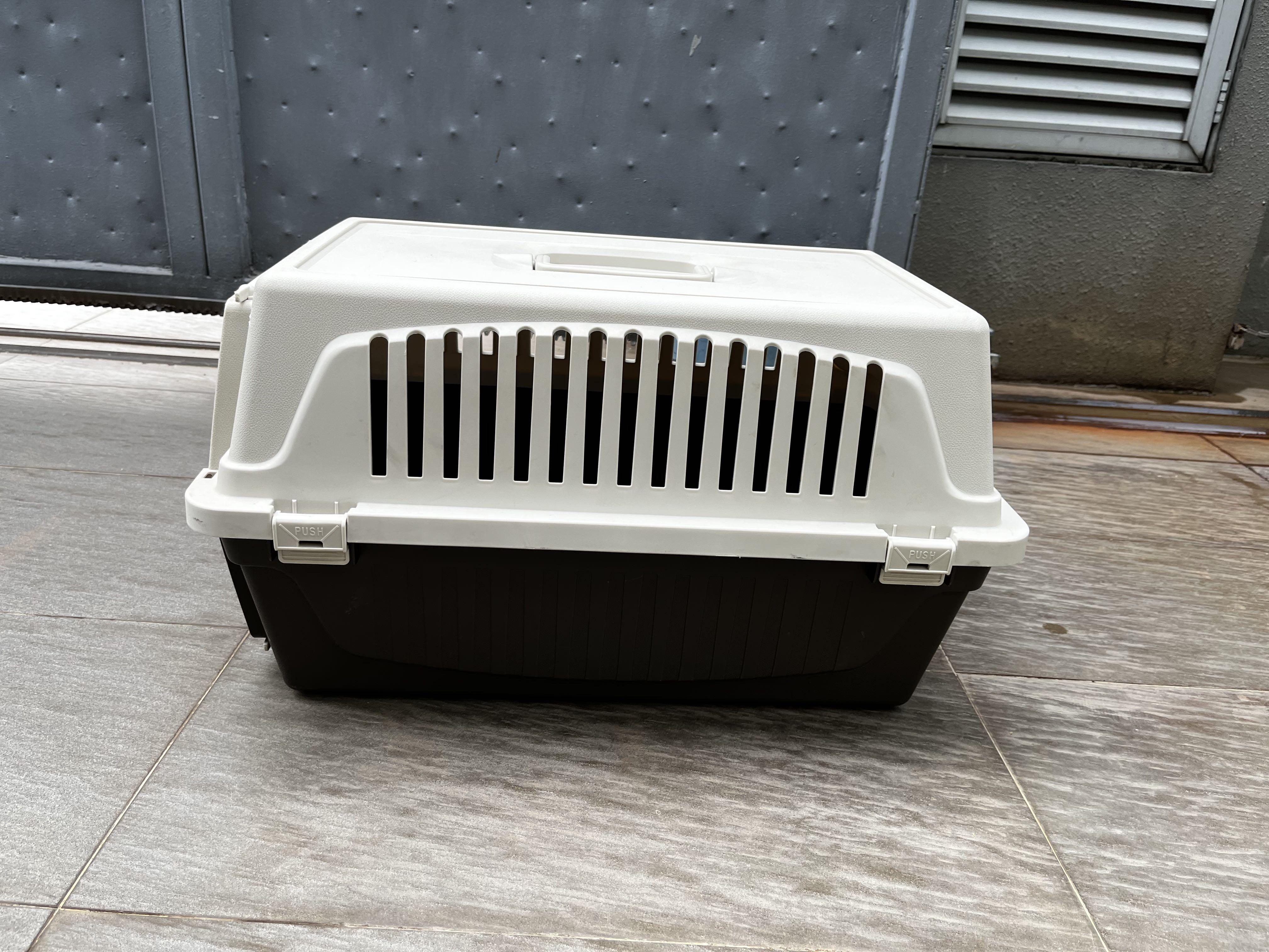 FERPLAST pet carrier, Pet Supplies, Homes & Other Pet Accessories on