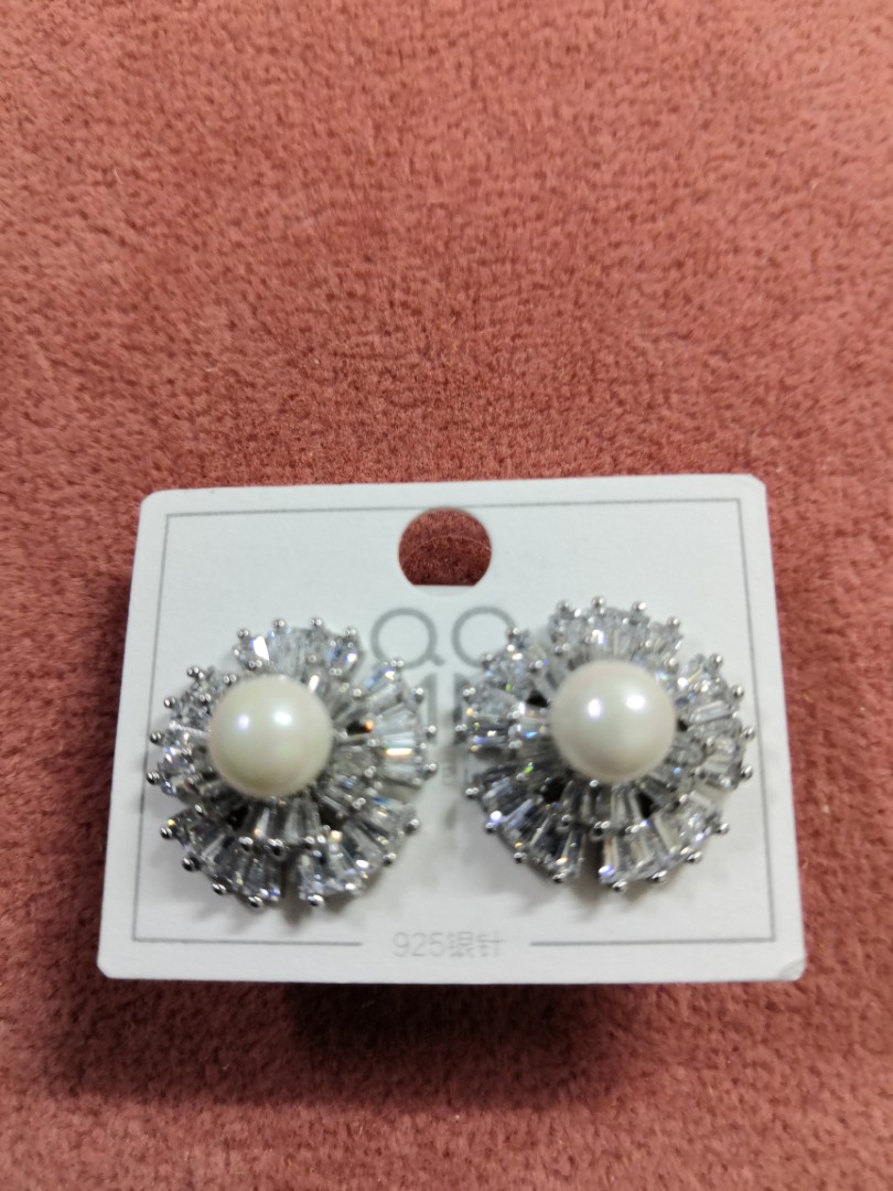 Korean style charm value pearl earrings 
