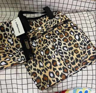 （分類：）位於 。 由 judyylamm 提交（商品編號 1121149591，圖片 1）。簡介： 。