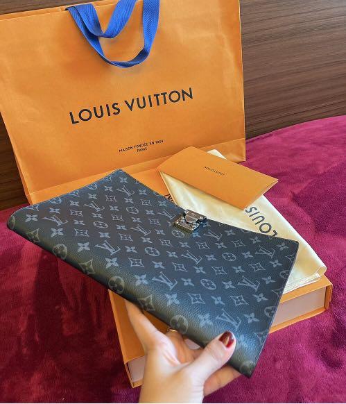 Louis Vuitton Frank Folder (GI0273) used for documents and my M1 MacBook  Air 