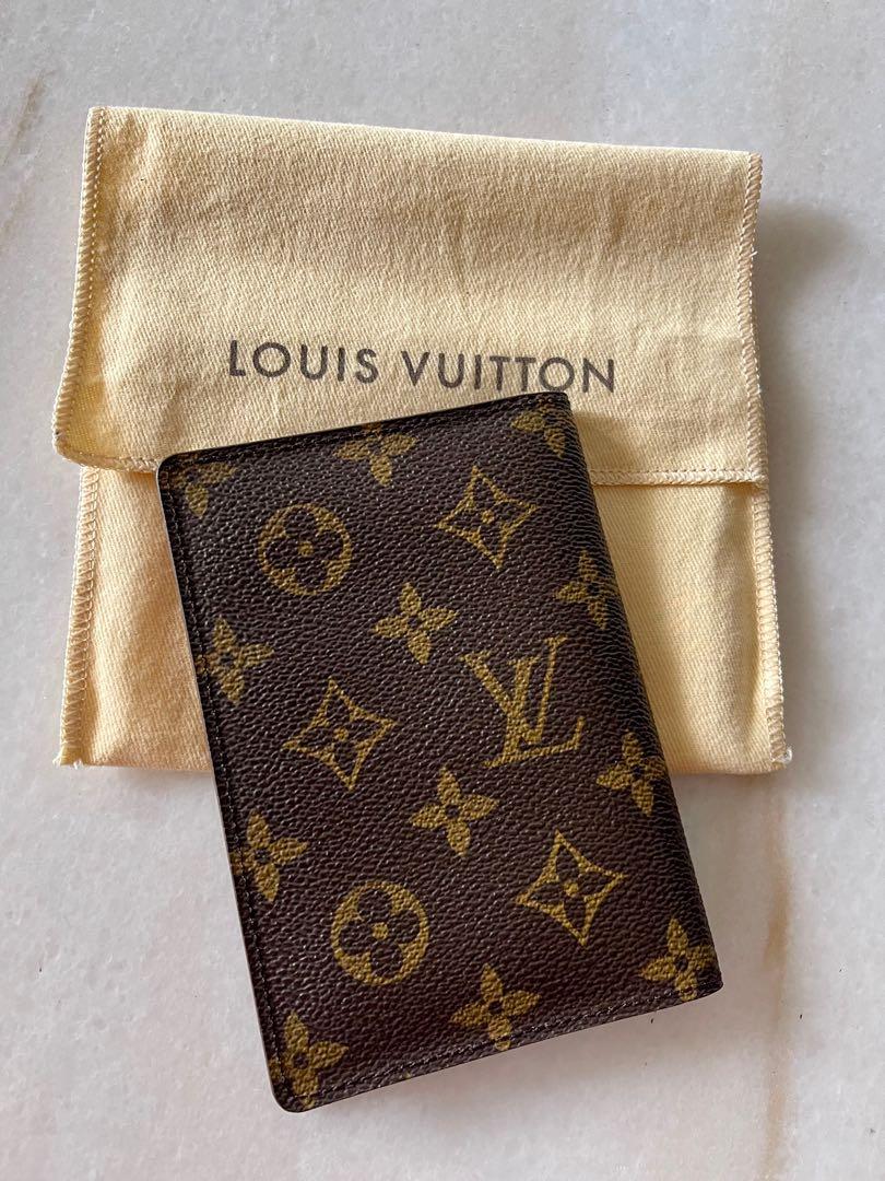 Authentic Louis Vuitton Passport holder Damier Graphite, Luxury, Bags &  Wallets on Carousell