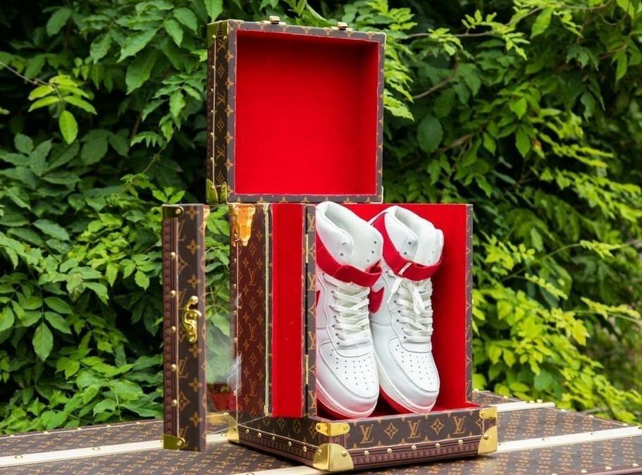 sneaker box lv