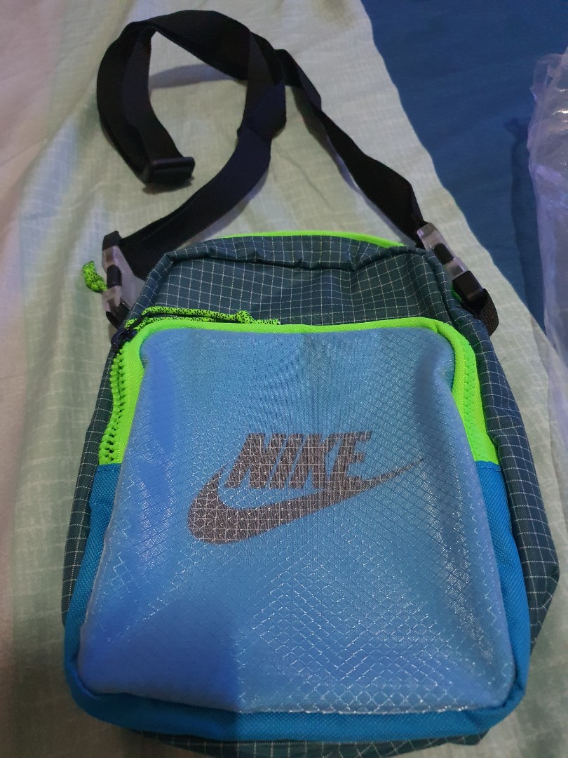 heritage sling bag nike