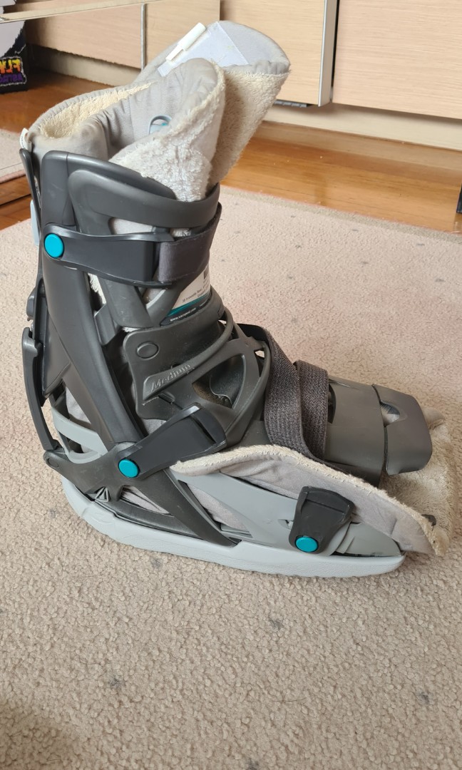 Ortho boot, Health & Nutrition, Braces, Support & Protection on Carousell
