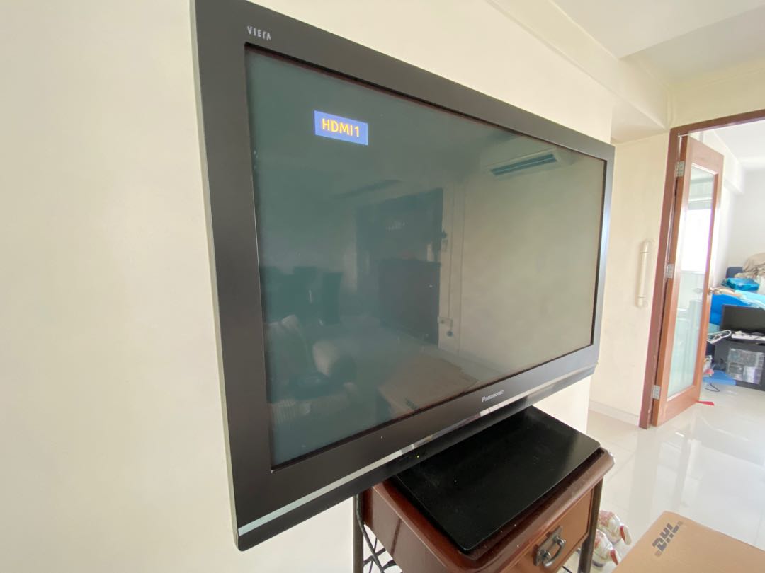 Panasonic old 42” tv, TV & Home Appliances, TV & Entertainment, TV 