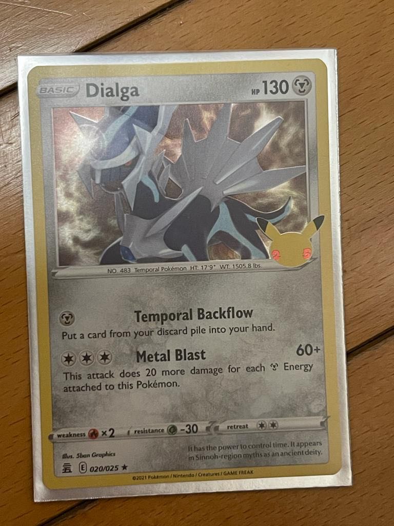 Zamazenta V rare Pokémon card +12 holo reverse cards, 興趣及遊戲, 玩具 & 遊戲類