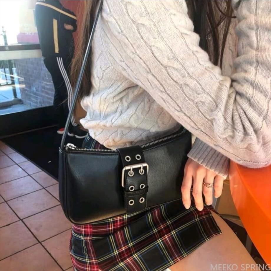 Ulzzang Trendy Y2K Brandy Melville inspired buckle baguette bag