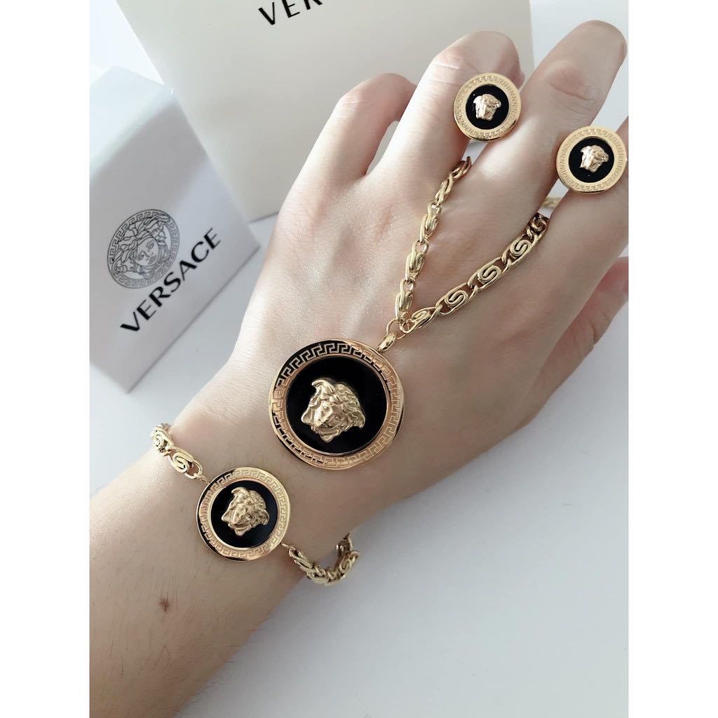 Versace medusa on sale head necklace