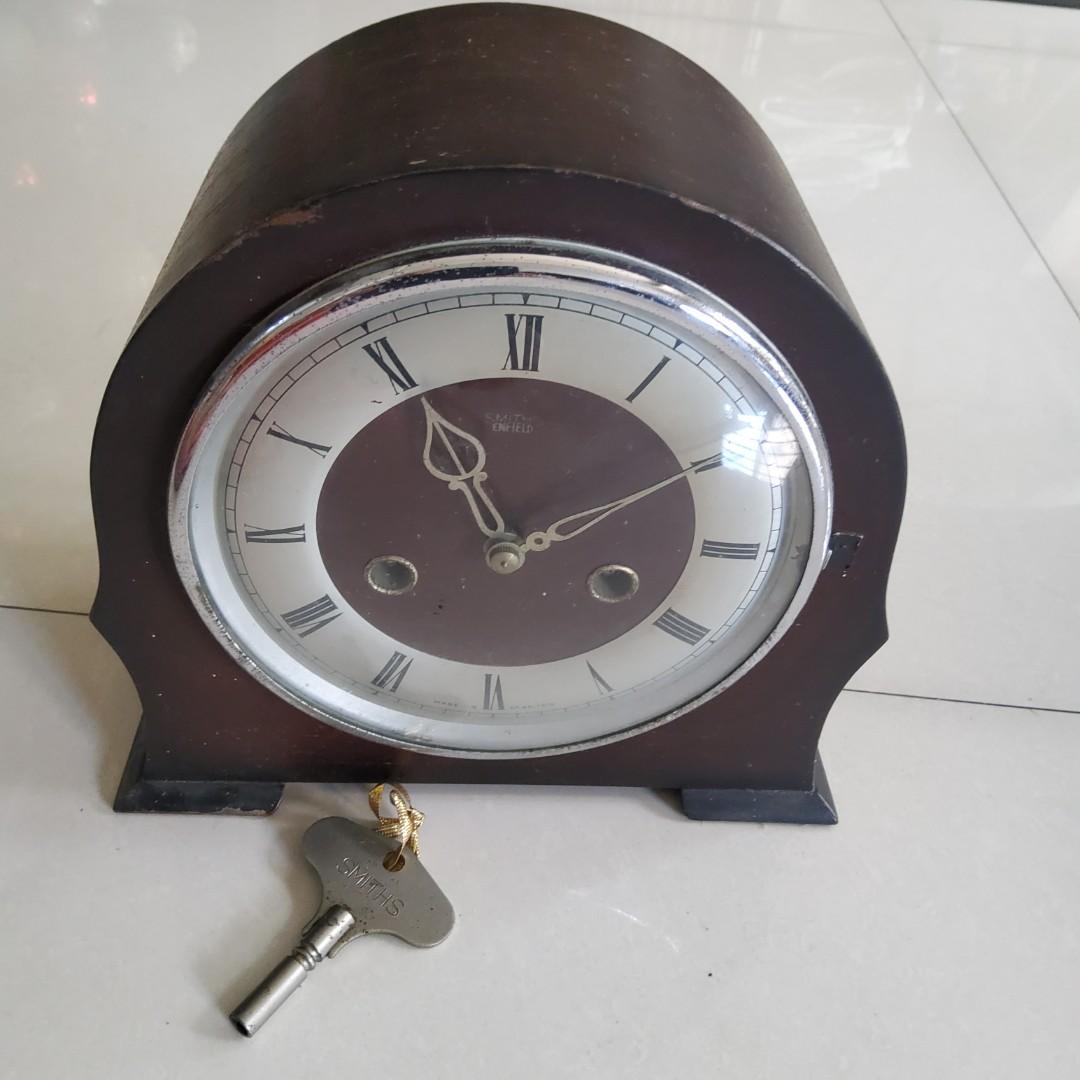 VINTAGE SMITHS ENFIELD TABLETOP PENDULUM CLOCK. MADE IN ENGLAND