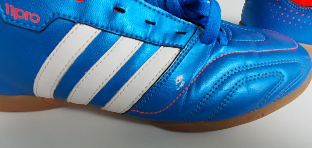 verwijderen De databank Samenwerken met Adidas 11pro Indoor football, Sports Equipment, Other Sports Equipment and  Supplies on Carousell