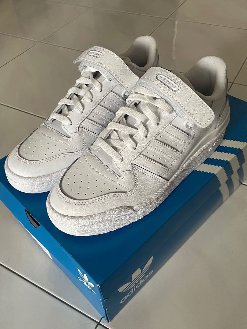 adidas originals forum low trainers in triple white