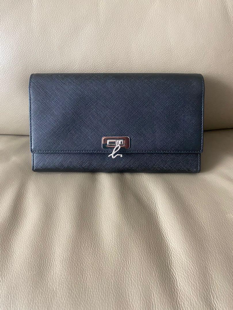 Agnes b wallet on chain online