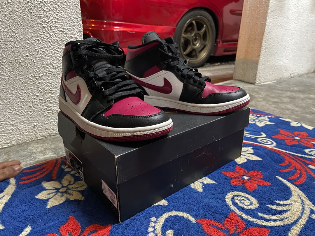 aj1 mid noble red