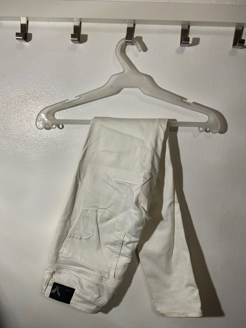 American Eagle Pants, Women's Fashion, Bottoms, Jeans on Carousell