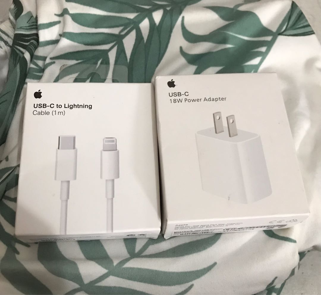 Apple iPhone Charger 18 watts adapter and Usb c to Lightning cable
