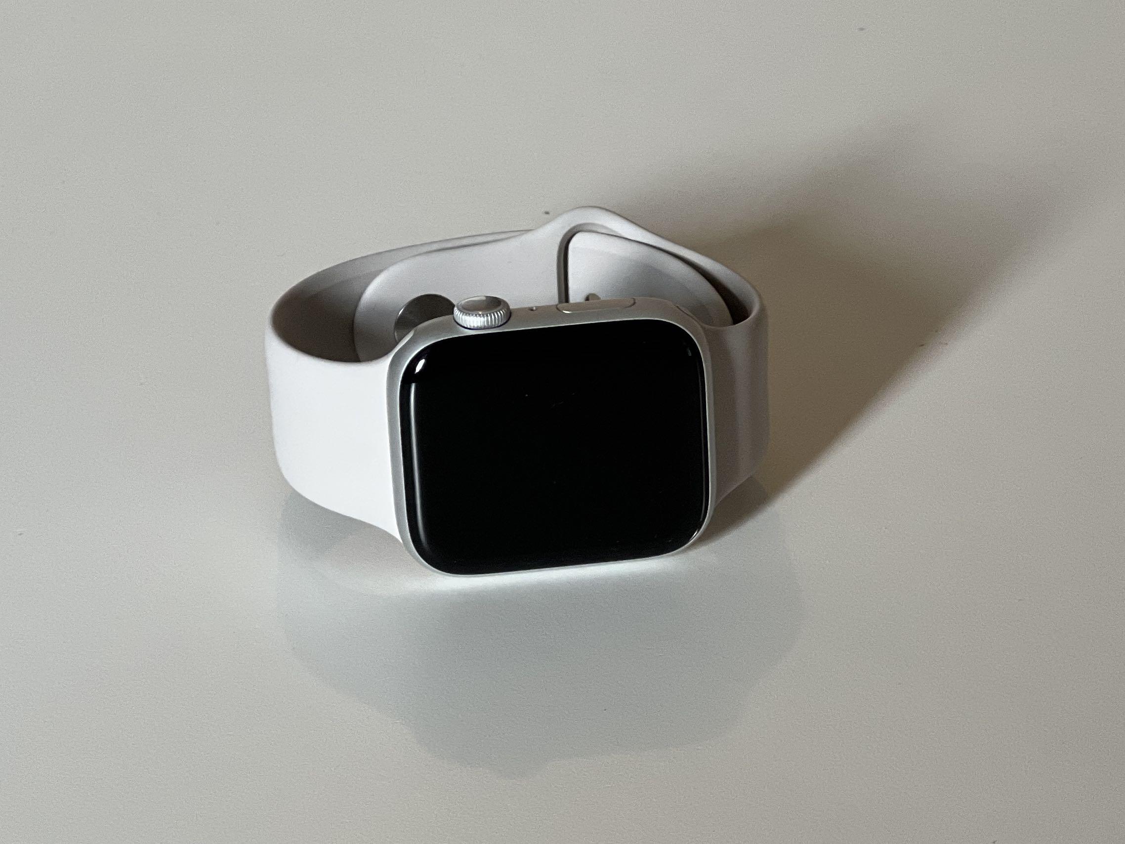 Apple Watch series 6, 44mm, non 