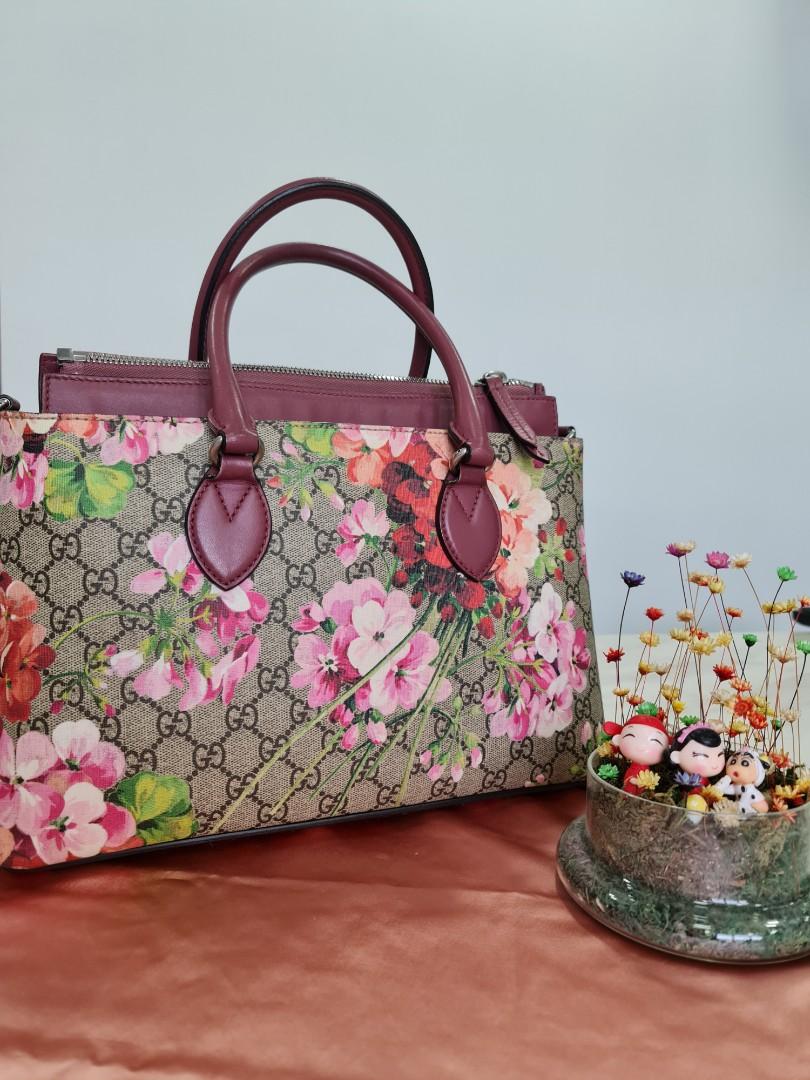 Authentic Gucci Blooms Gucci GG Supreme Tote Bag