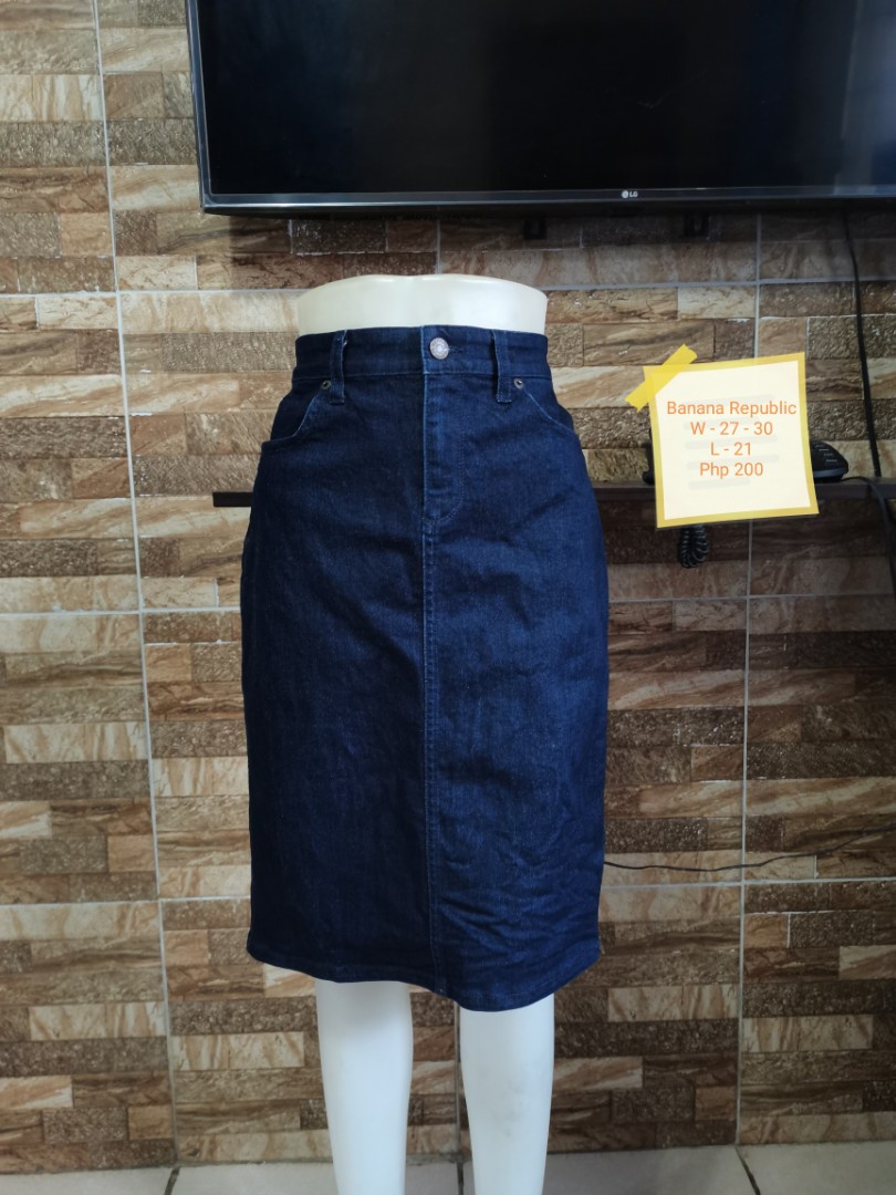 Banana Republic Denim Skirt, Women's Fashion, Bottoms, Skirts on Carousell