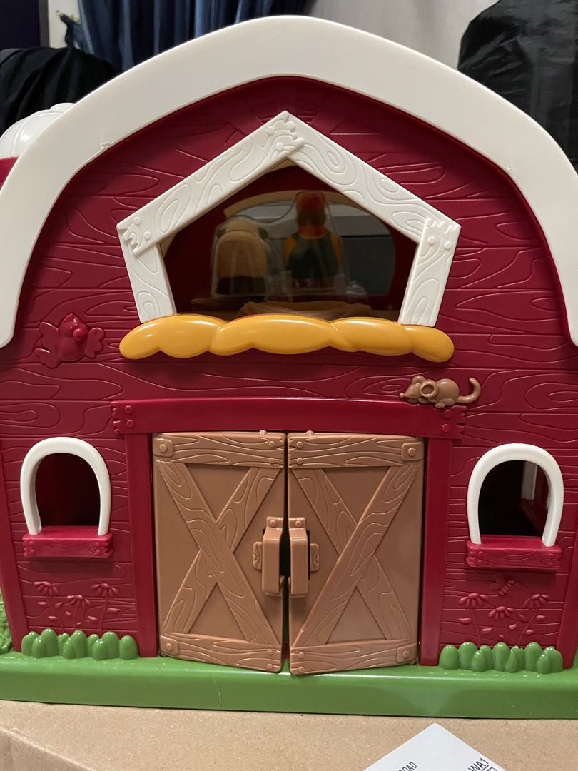 Battat big red barn outlet playset