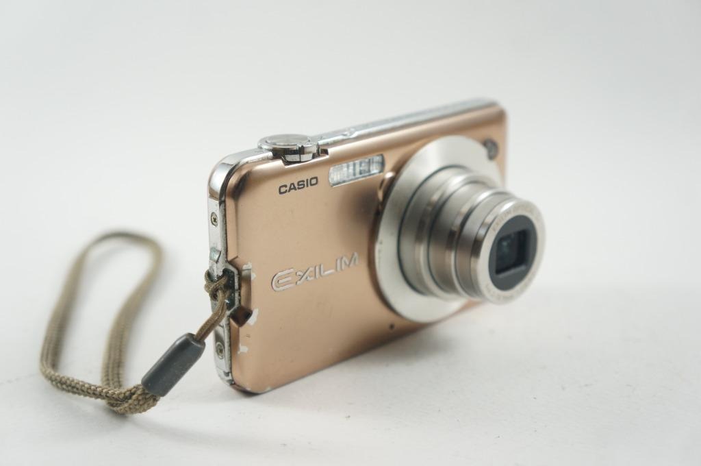 CASIO EXILMデジタルカメラ EX-S770 ジャンク品 - デジタルカメラ