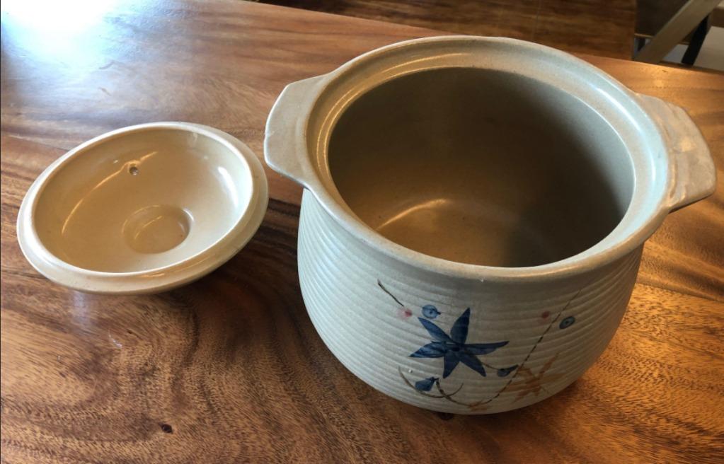 Ceramic pot / claypot / casserole stew pot for cooking, Furniture