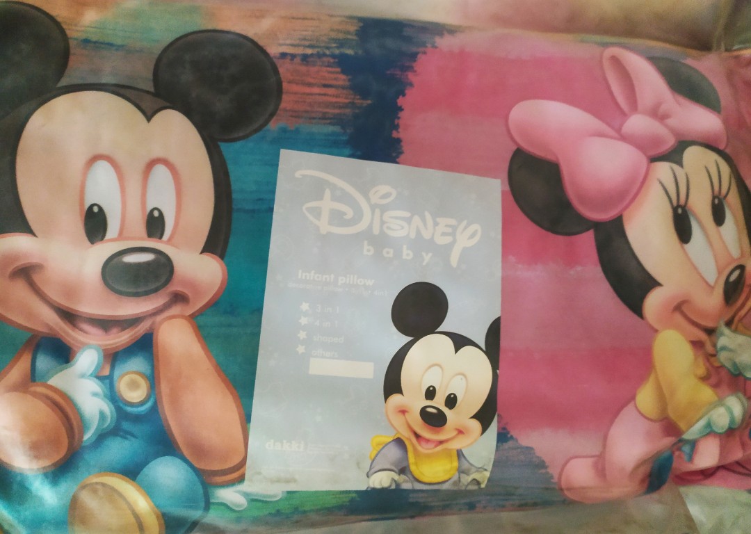 Dakki mickey deals mouse pillow