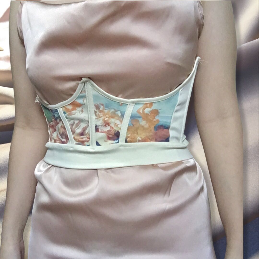 Elastic corset clearance