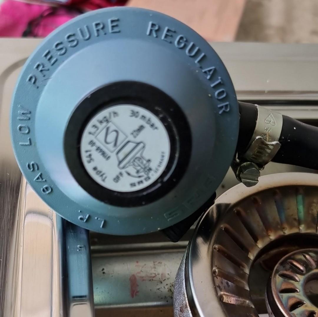 Gas hob stove with regulator, TV & Home Appliances, Kitchen Appliances