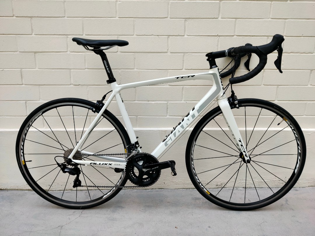 Giant aluxx sl new arrivals fluidform road bike