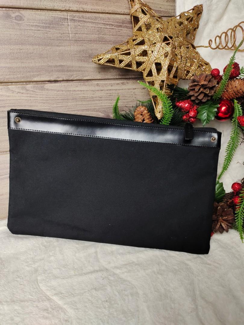 Hiroshima Pouch (Category: Luxury Bags & Wallets) located in Baguio. Submitted by PreiLoveMaria (Listing ID 1121288517, Image 2). Description: Hiroshima Pouch Excellent Condition Like New ❤ Measurement: Height: 4" Length:6" YKK Zip kindly check individual photos for details 😍 Open for shipping Nationwide.