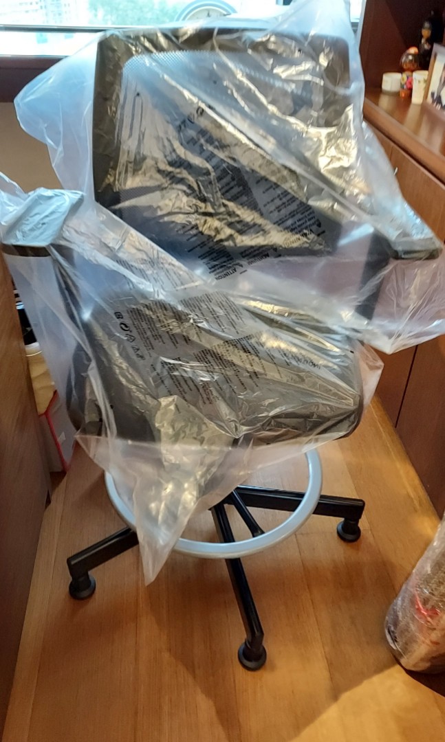 IKEA GARKA black swivel chair, 傢俬＆家居, 傢俬, 椅子 Carousell