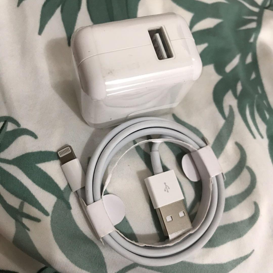 iPhone iPad charger 10 watts adapter and lightning cable, Mobile Phones