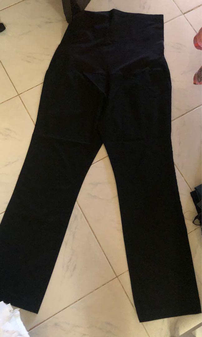 Liz Lange maternity pants (Category: Other Bottoms) located in Mercedes. Submitted by SusMom (Listing ID 1121253307, Image 1). Description: Liz Lange XL .