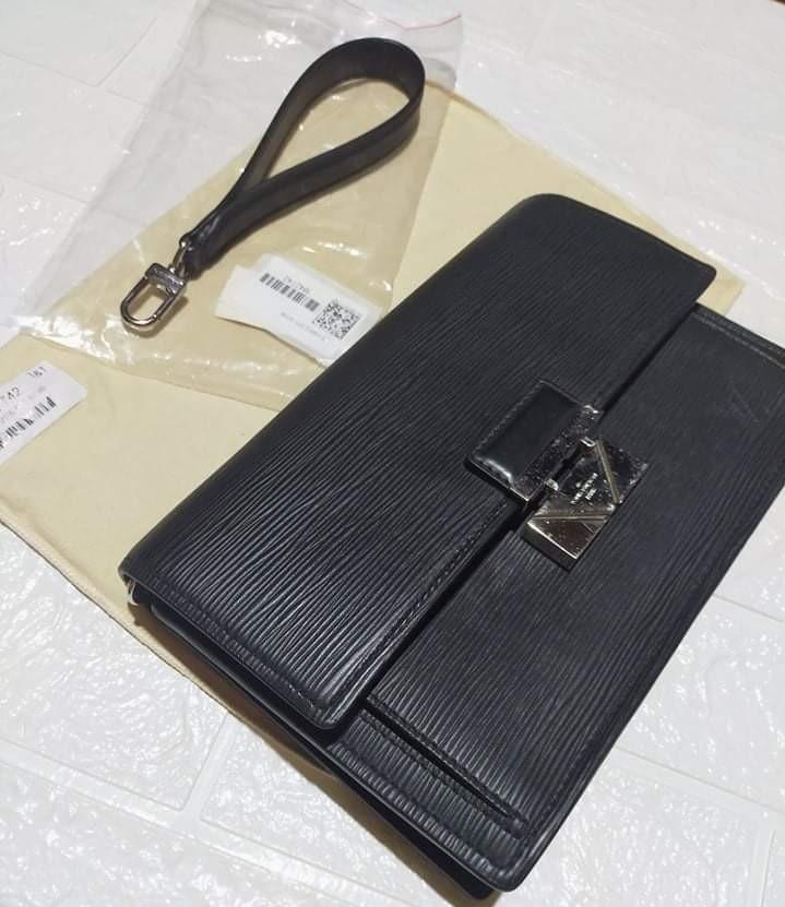 LV Clutch Thames, Luxury, Bags & Wallets on Carousell