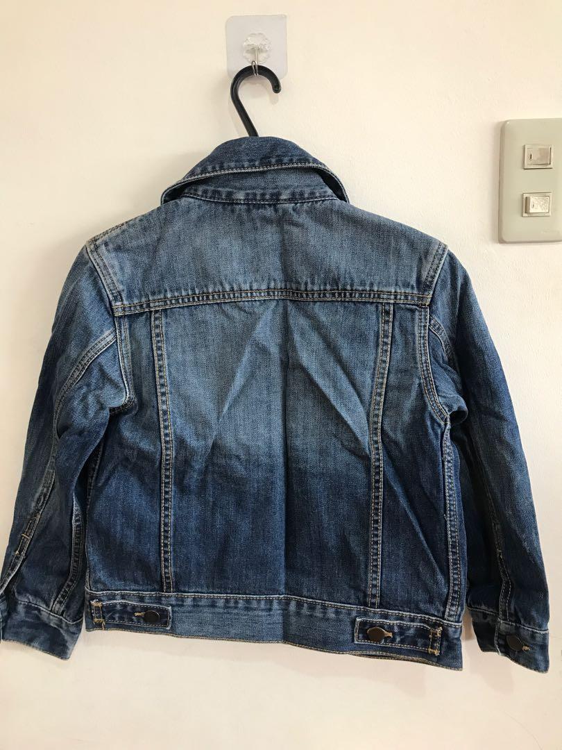 Maong jacket for kids unisex (Category: Babies & Kids Fashion) located in Pasig City. Submitted by fampreloved (Listing ID 1121300553, Image 2). Description: My family is de-cluttering again! 😊 Clothes are used but not abused. Some are not worn. Shipping - Via grab, lalamove or gogo express. Buyer will do the booking 😊 I can send actual measurement 😊 .